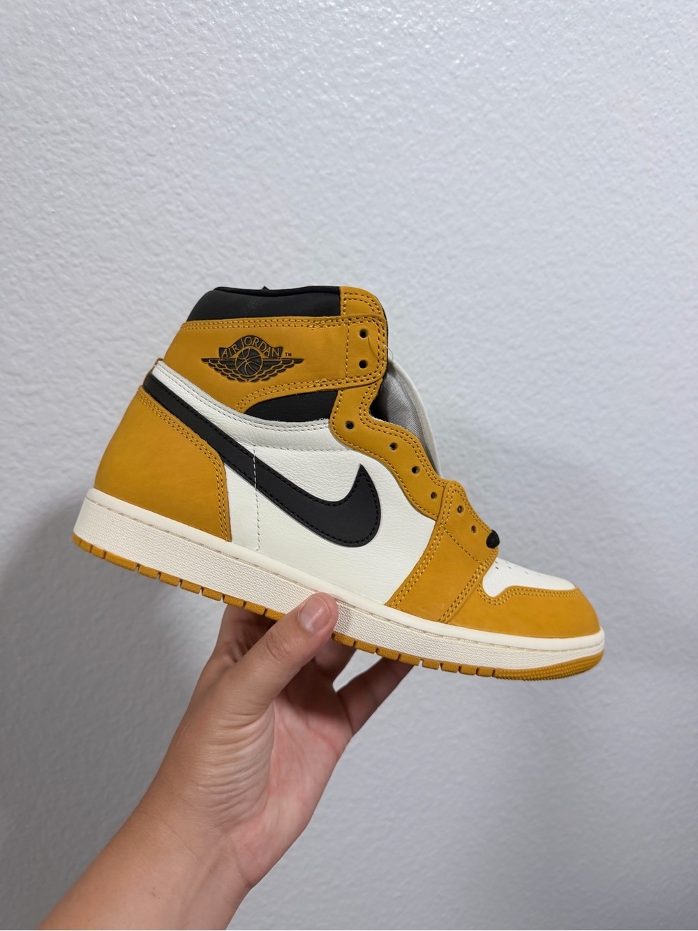 Air Jordan 1 high mustard yellow